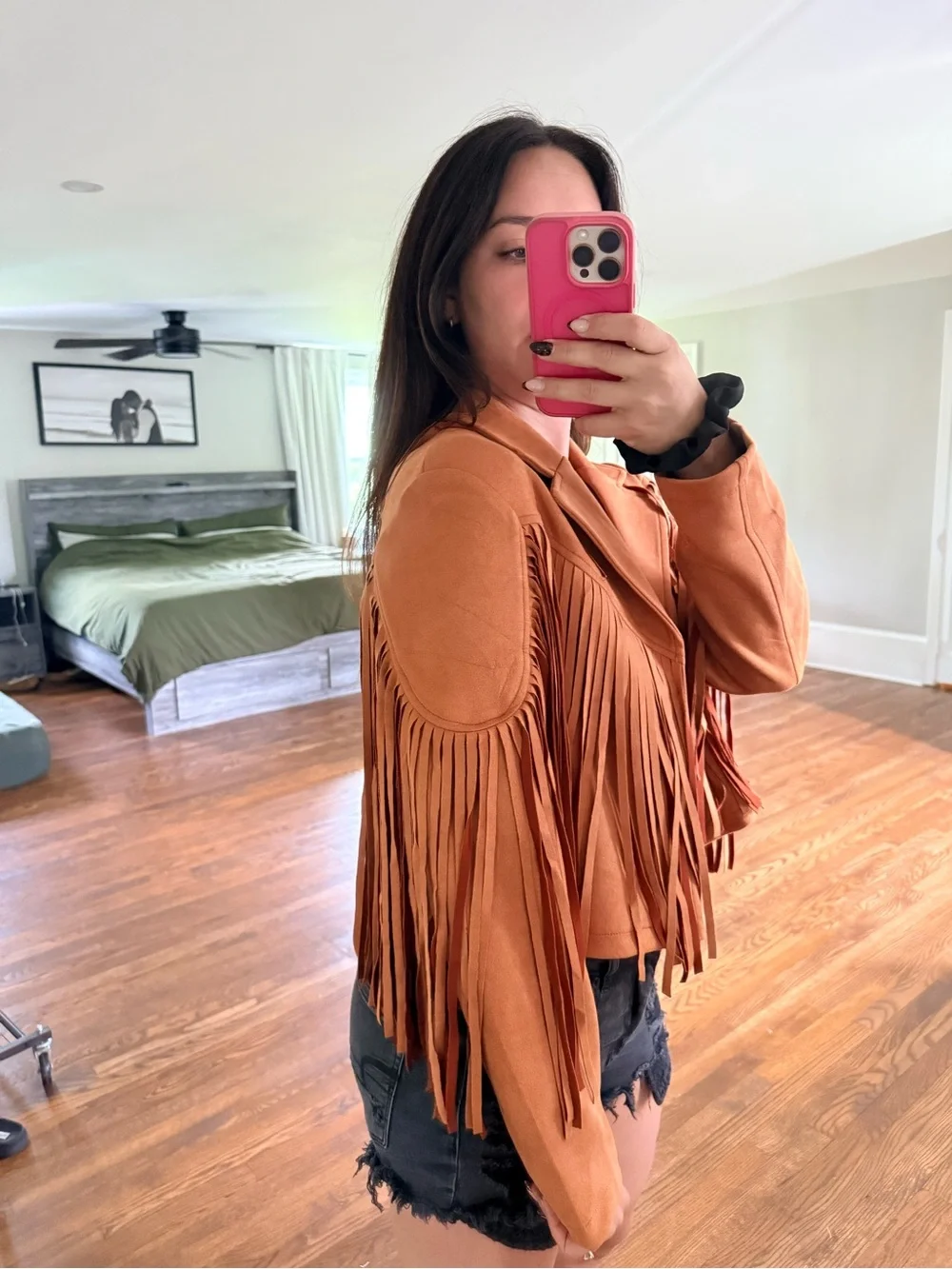 Trendy Queen Tan Suede Fringe Jacket Western Concert Outfit - Picture 4 of 5